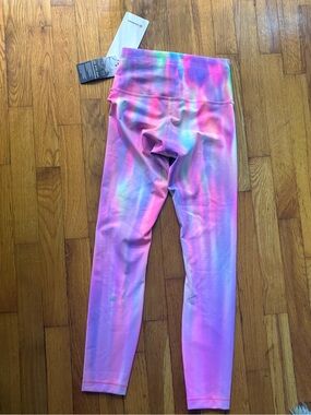 Lululemon Wunder Train High-Rise Tight 25"
Psychedelic Wash Multi limited ed